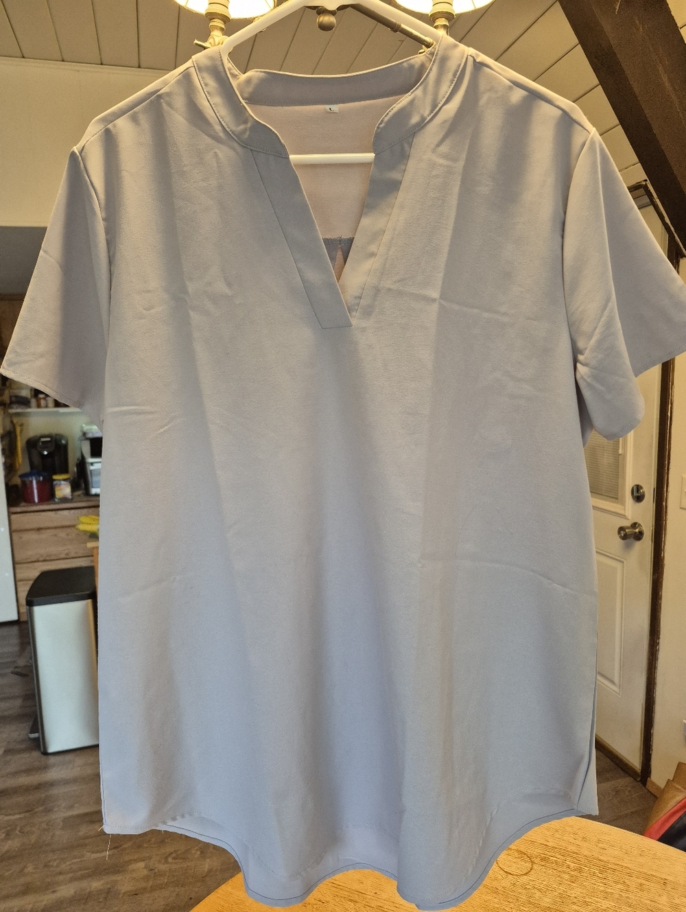Light Gray Neutral Short-Sleeve V-Neck Top Size Large